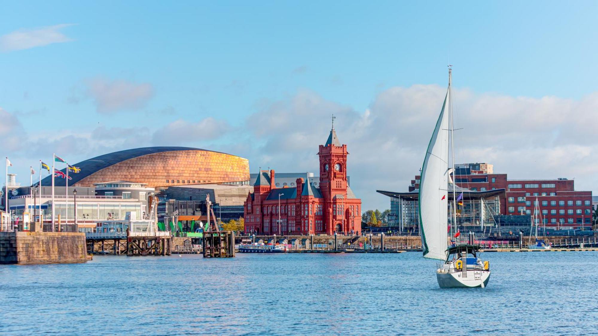 Luxury Apartments In Cardiff City Centre Exteriör bild