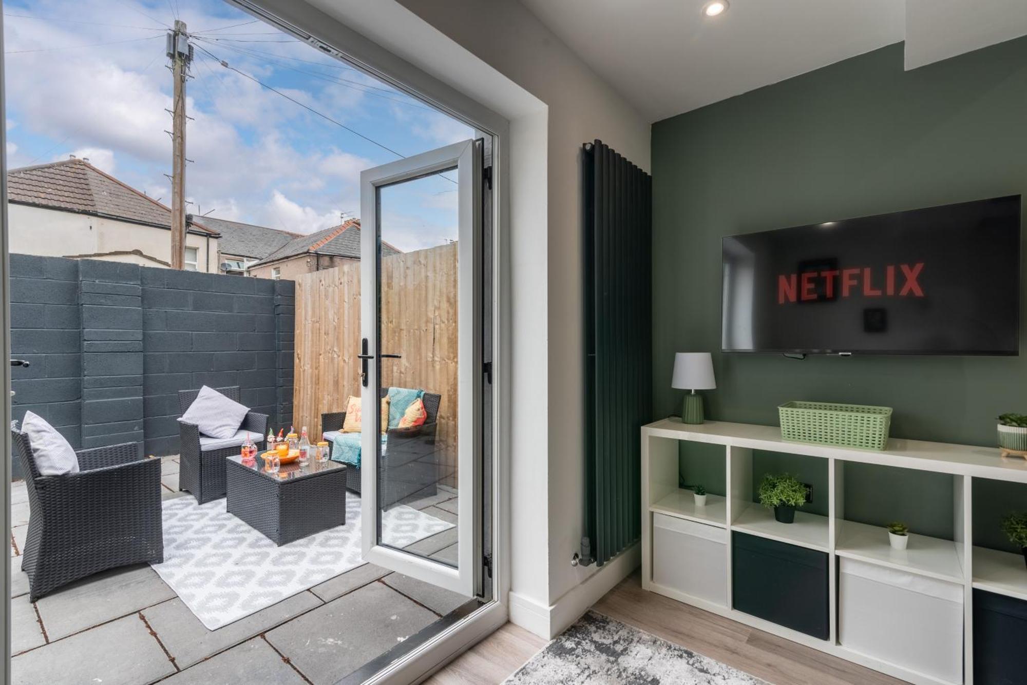 Luxury Apartments In Cardiff City Centre Exteriör bild