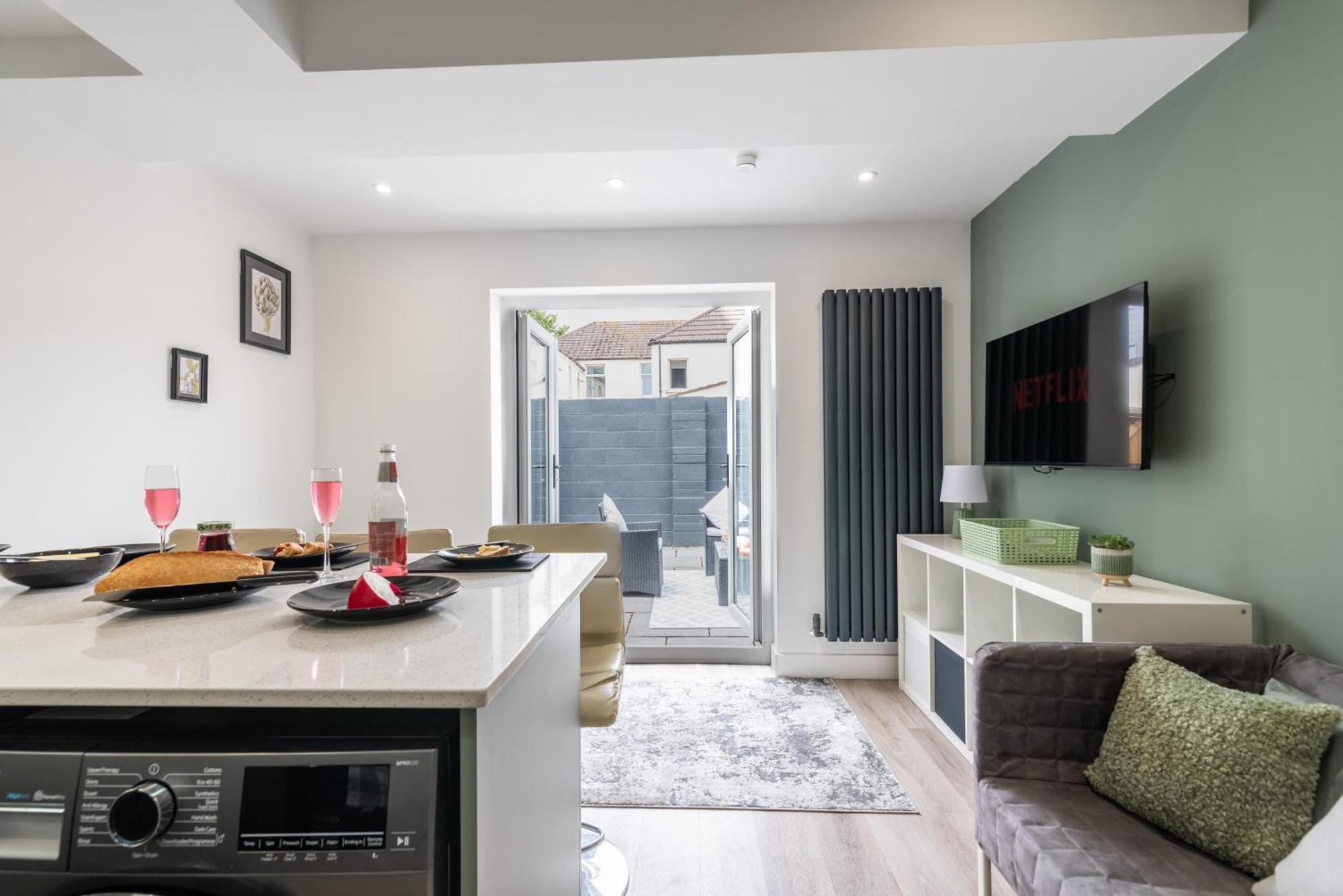 Luxury Apartments In Cardiff City Centre Exteriör bild