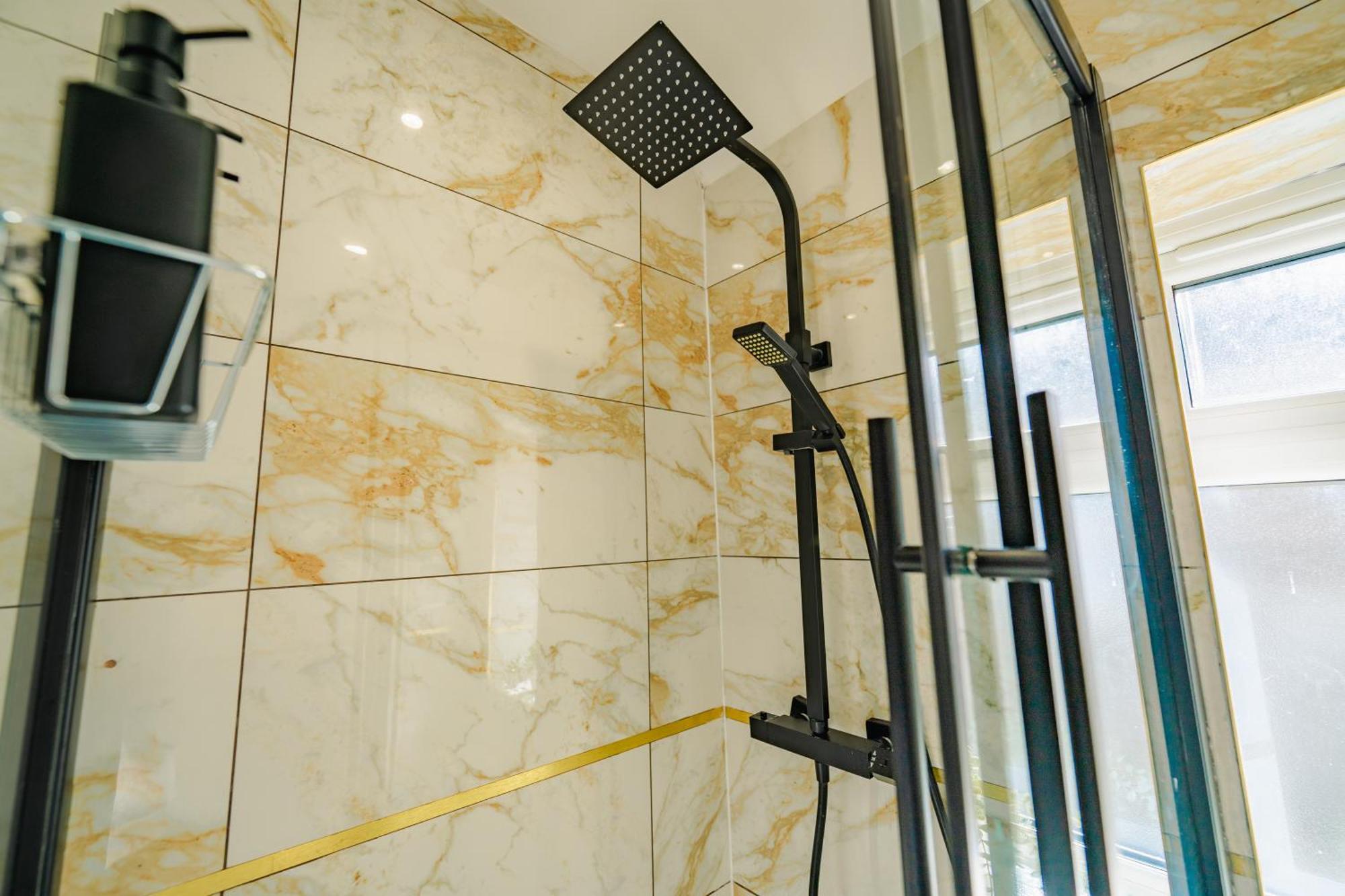 Luxury Apartments In Cardiff City Centre Rum bild